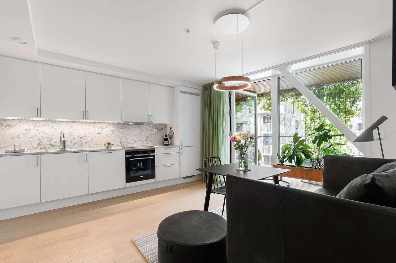 Home Window Repair Guide: Fix, Save, Seal